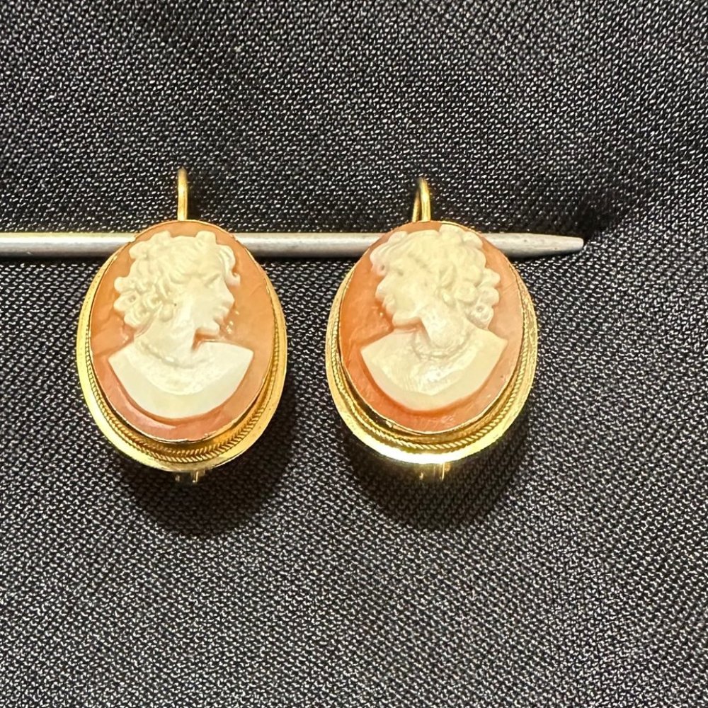M+M Scognamiglio 18k Yellow Gold Cameo Earrings